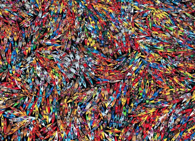 Image 17 -- The largest raft of canoes and kayaks in the world