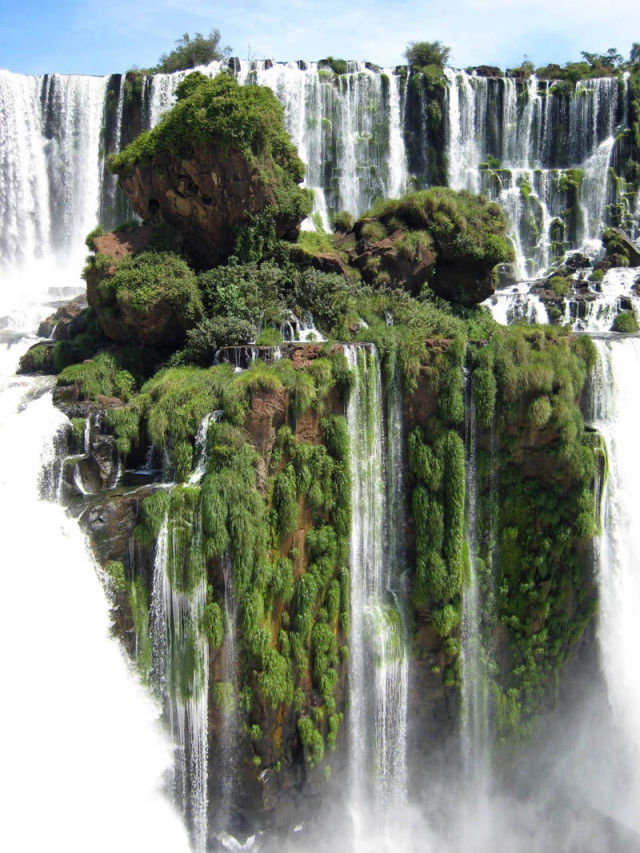 Image 29 -- The Waterfall Island at Iguazu Falls